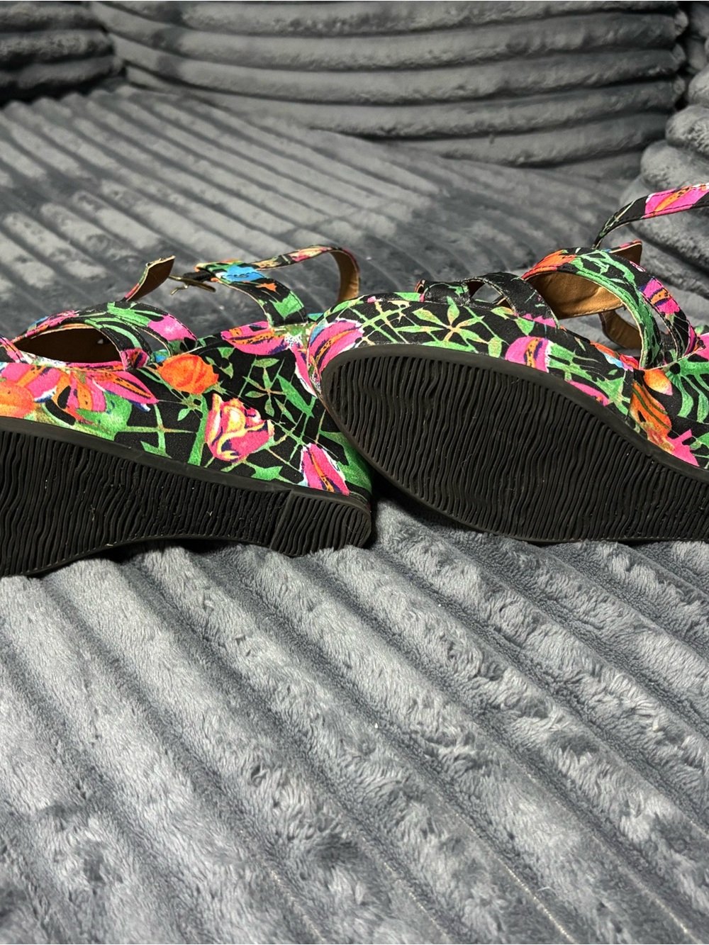 Charlotte Russe Multicolor Floral Wedge Sandals - Picture 5 of 5